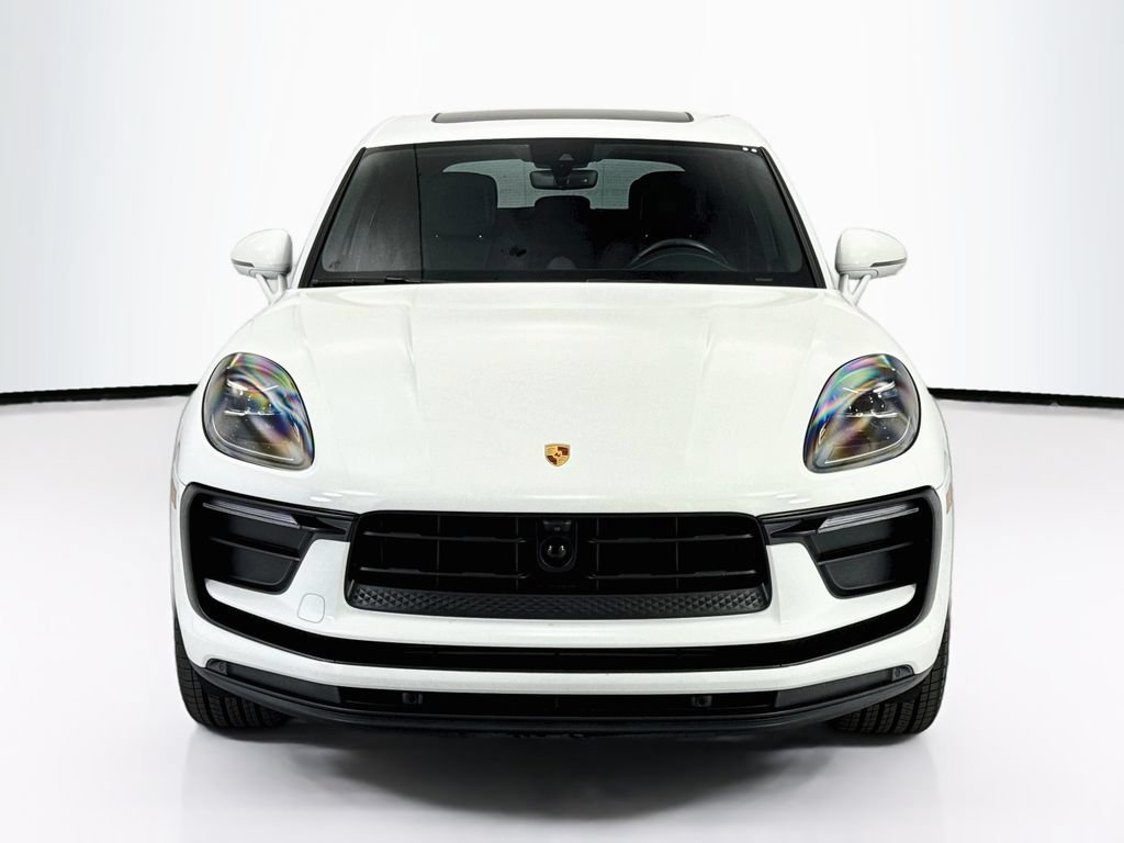 Used 2023 Porsche Macan AWD/4WD image 2