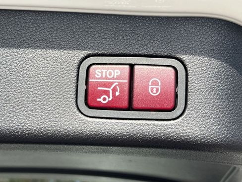 Used 2018 Mercedes-Benz GLE 43 AMG 4MATIC image 25