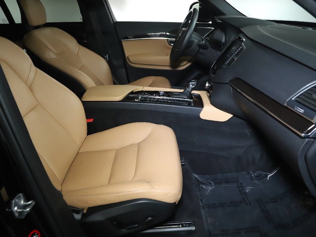 Used 2019 Volvo XC90 T6 Momentum w/ Protection Package Premier AWD/4WD image 34