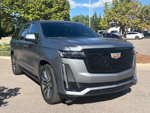 Used 2022 Cadillac Escalade ESV Sport w/ Touring Package AWD/4WD image 7