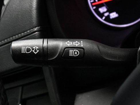 Used 2024 GMC Terrain SLT image 33