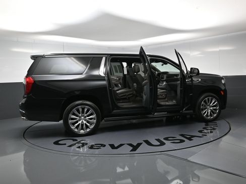 Used 2021 GMC Yukon XL Denali w/ Denali Premium Package AWD/4WD image 26