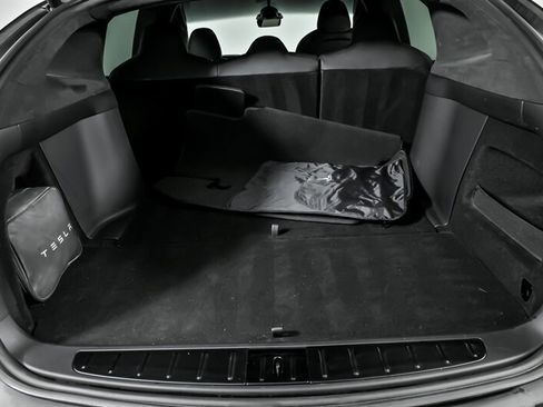 Used 2023 Tesla Model X image 13