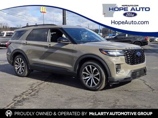 New 2026 Ford Explorer ST-Line RWD video 1