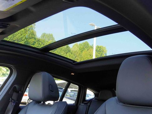 Used 2025 BMW X4 M40i image 14