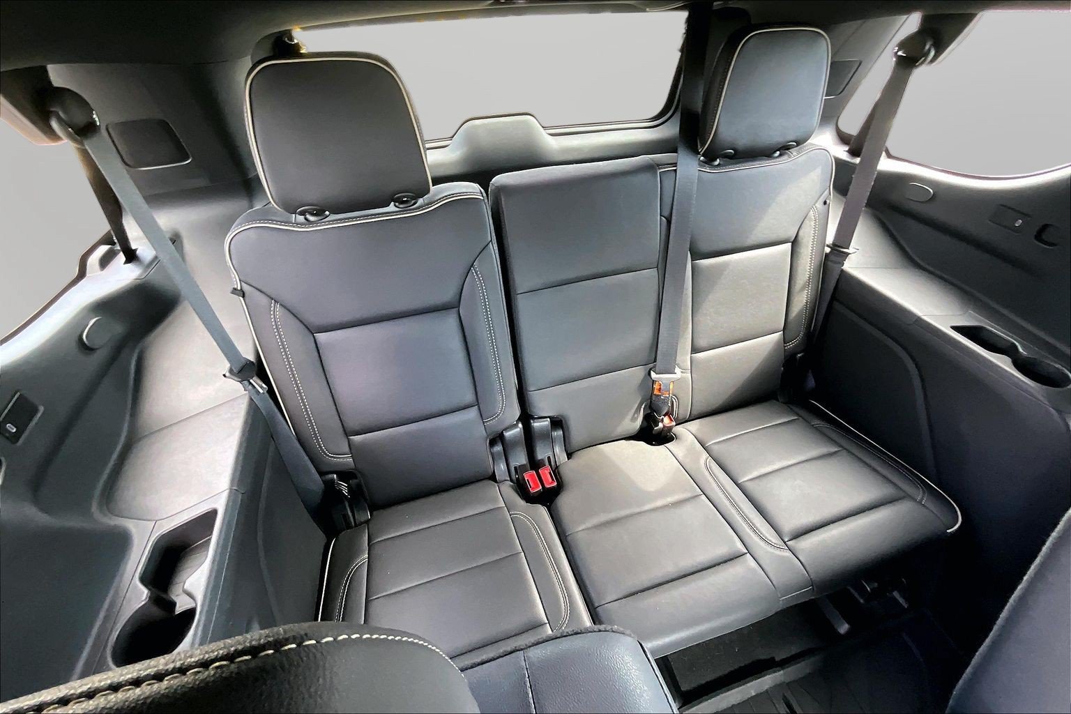 Used 2023 Chevrolet Tahoe Premier w/ Premium Package 2 AWD/4WD image 19