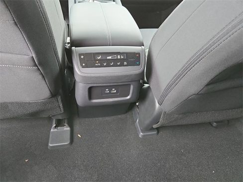 New 2025 Nissan Pathfinder SV w/ Black Appearance Package image 17