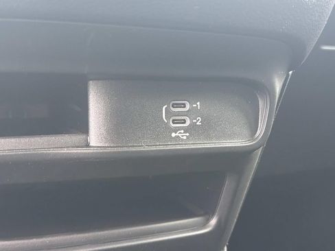New 2027 Chrysler Pacifica Select AWD/4WD image 6