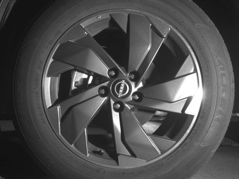 Used 2025 Nissan Rogue SV FWD image 12