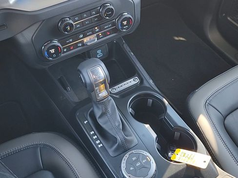 New 2025 Ford Bronco Outer Banks image 14