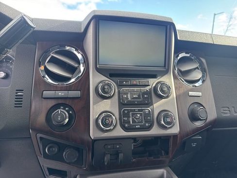 Used 2016 Ford F250 Lariat w/ Lariat Ultimate Package image 7