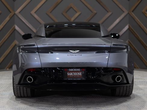 Used 2019 Aston Martin DB11 Coupe image 4