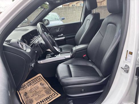 Used 2025 Mercedes-Benz GLB 250 4MATIC image 38