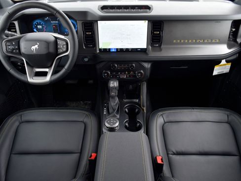 New 2026 Ford Bronco Badlands AWD/4WD image 7