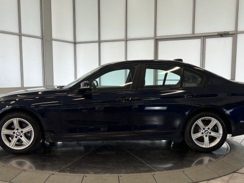 Used 2013 BMW 328i xDrive Sedan AWD/4WD image 4