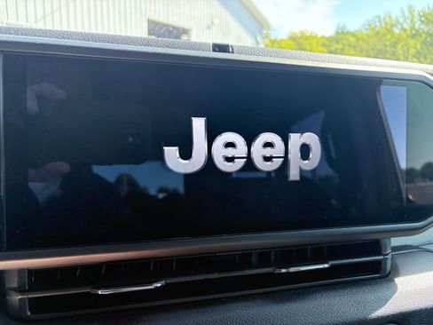 Used 2024 Jeep Wrangler Sport S image 18