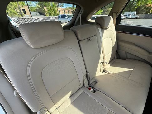 Used 2008 Hyundai Veracruz GLS image 18