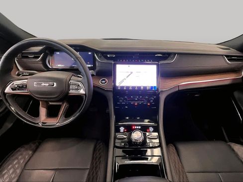 Used 2025 Jeep Grand Cherokee Summit w/ MOPAR Finishing Package AWD/4WD image 14