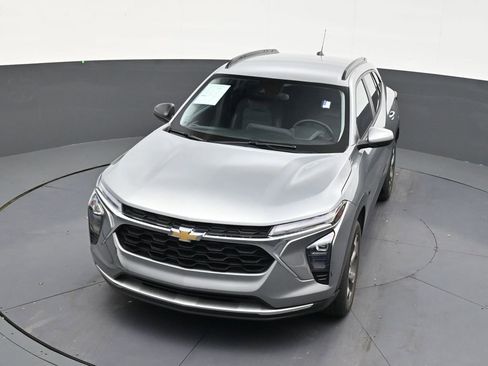 Used 2024 Chevrolet Trax LT w/ Driver Confidence Package image 19