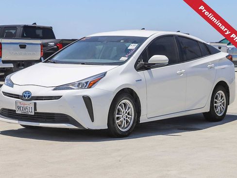 Used 2020 Toyota Prius LE FWD image 1