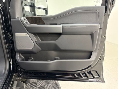 New 2026 Ford F250 Lariat w/ Black Appearance Package AWD/4WD image 37