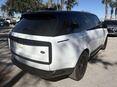 Used 2023 Land Rover Range Rover Long Wheelbase SE image 7