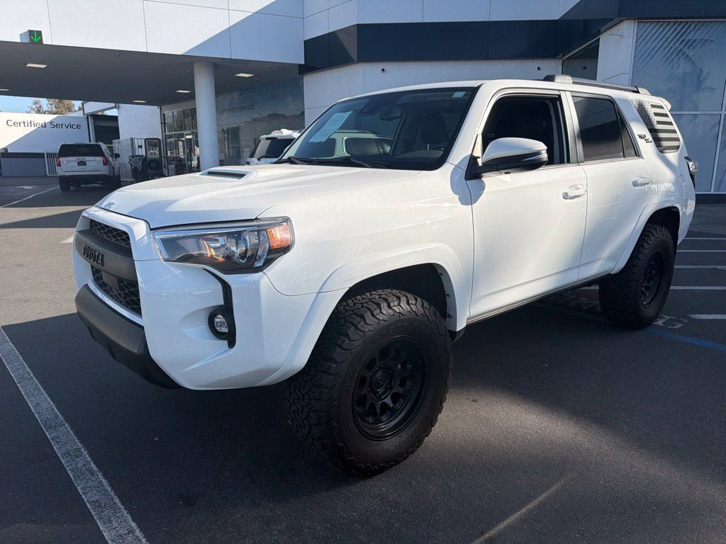 Used 2022 Toyota 4Runner TRD Off-Road Premium w/ Moonroof Package AWD/4WD image 2