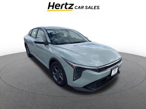 Used 2025 Kia K4 LXS image 1