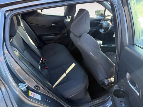 Used 2018 Toyota C-HR XLE image 18