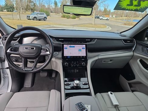 Used 2022 Jeep Grand Cherokee Overland w/ Advanced Protech Group III image 14