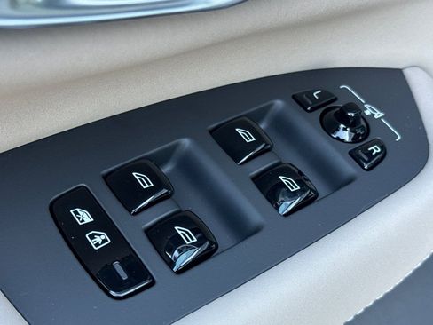 New 2026 Volvo XC90 B6 Core image 11