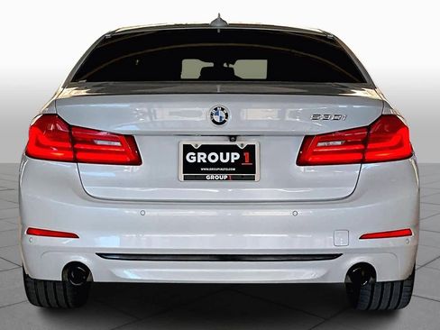 Used 2020 BMW 530i w/ Convenience Package image 4
