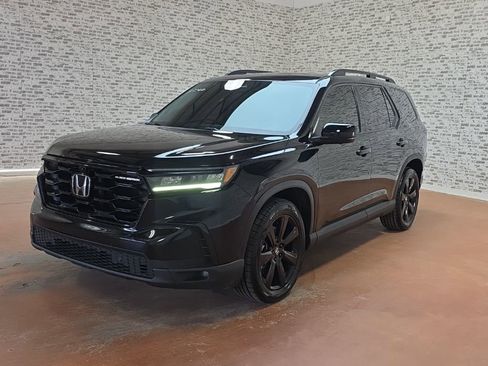 Used 2025 Honda Pilot Black Edition image 3