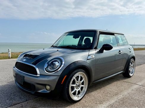 Used 2009 MINI Cooper S image 1