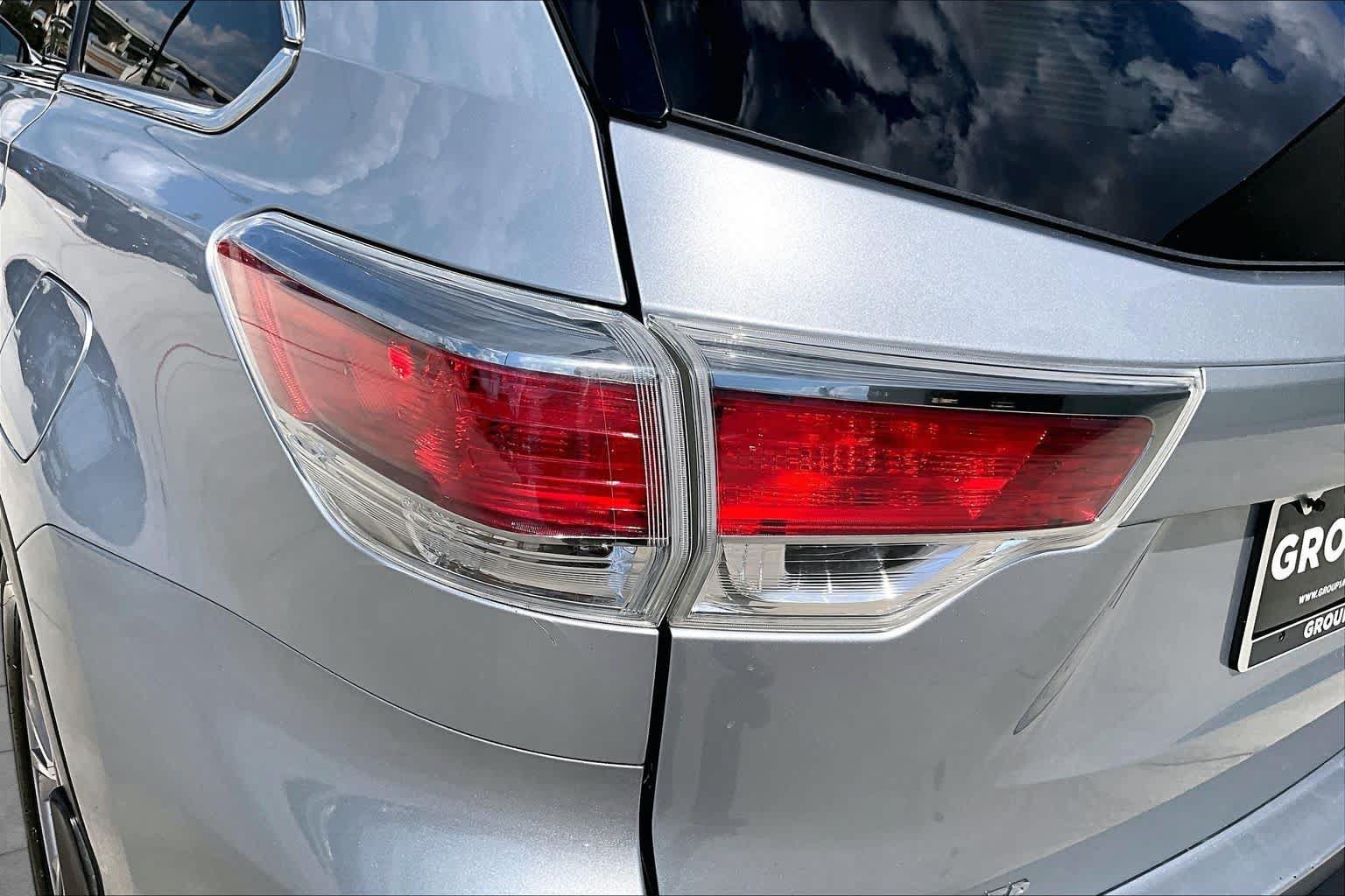 Used 2014 Toyota Highlander Plus AWD/4WD image 26