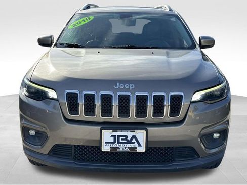 Used 2019 Jeep Cherokee Latitude Plus w/ Comfort/Convenience Group image 23