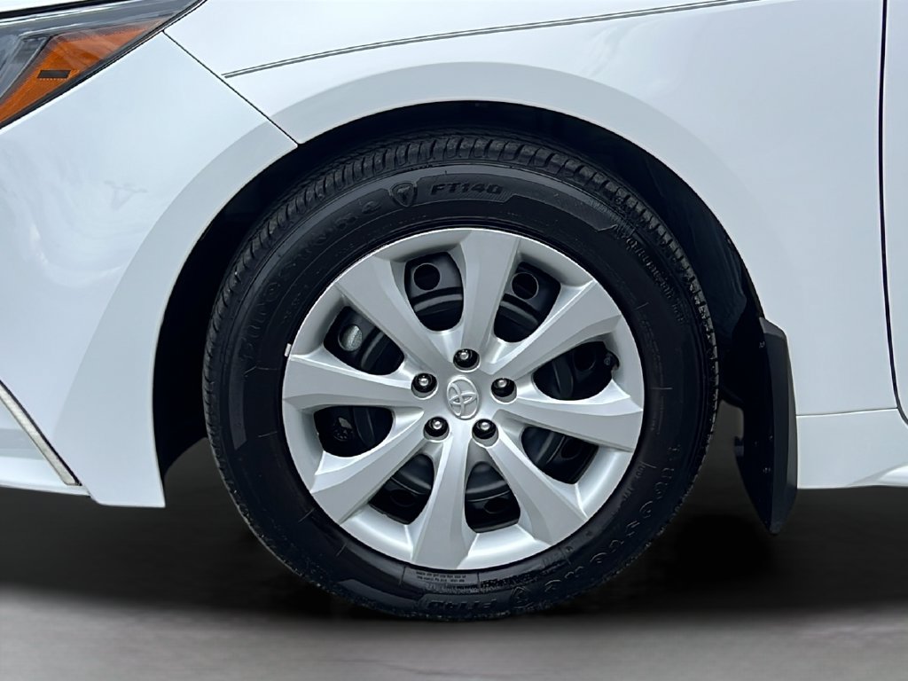 Used 2025 Toyota Corolla LE FWD image 24