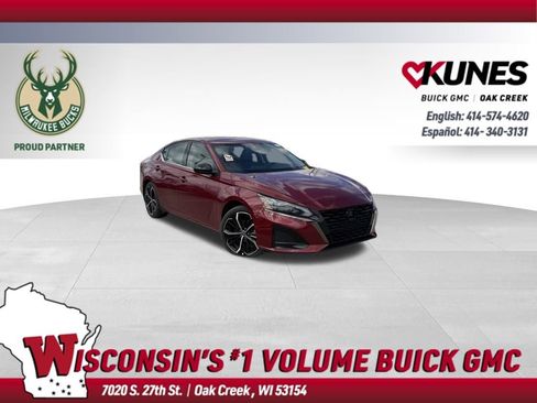 Used 2025 Nissan Altima 2.5 SR image 1