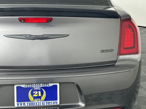 Used 2021 Chrysler 300 Touring w/ Sport Appearance Package RWD image 12