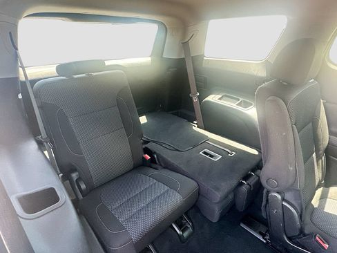 Used 2023 GMC Acadia SLE FWD image 26