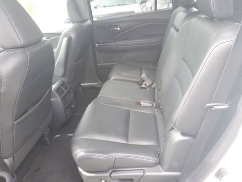 Used 2018 Honda Pilot Touring image 13