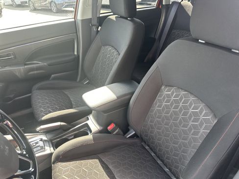 Used 2025 Mitsubishi Outlander Sport LE AWD/4WD image 20