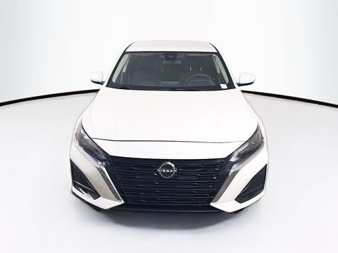 Used 2023 Nissan Altima 2.5 S FWD image 2