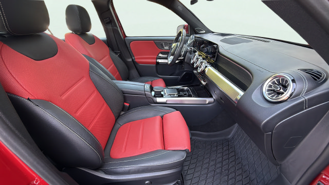 Used 2023 Mercedes-Benz GLB 35 AMG 4MATIC image 28