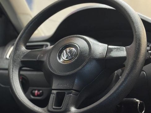 Used 2014 Volkswagen Jetta SE FWD image 16