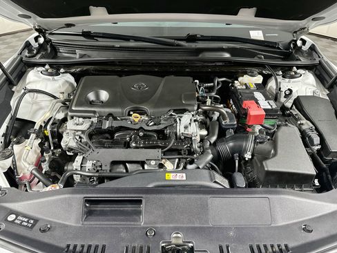 Used 2020 Toyota Camry XLE FWD image 31