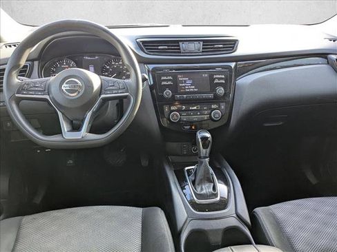 Used 2017 Nissan Rogue Sport SV image 17