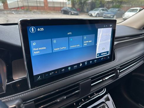 Used 2024 Lincoln Corsair Reserve image 21