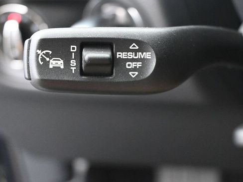 Certified 2023 Porsche Macan AWD/4WD image 13