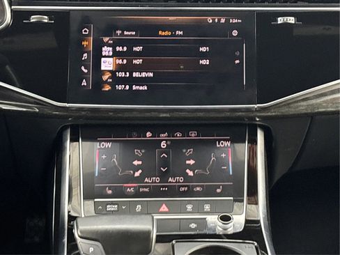 Used 2019 Audi Q8 Premium image 19